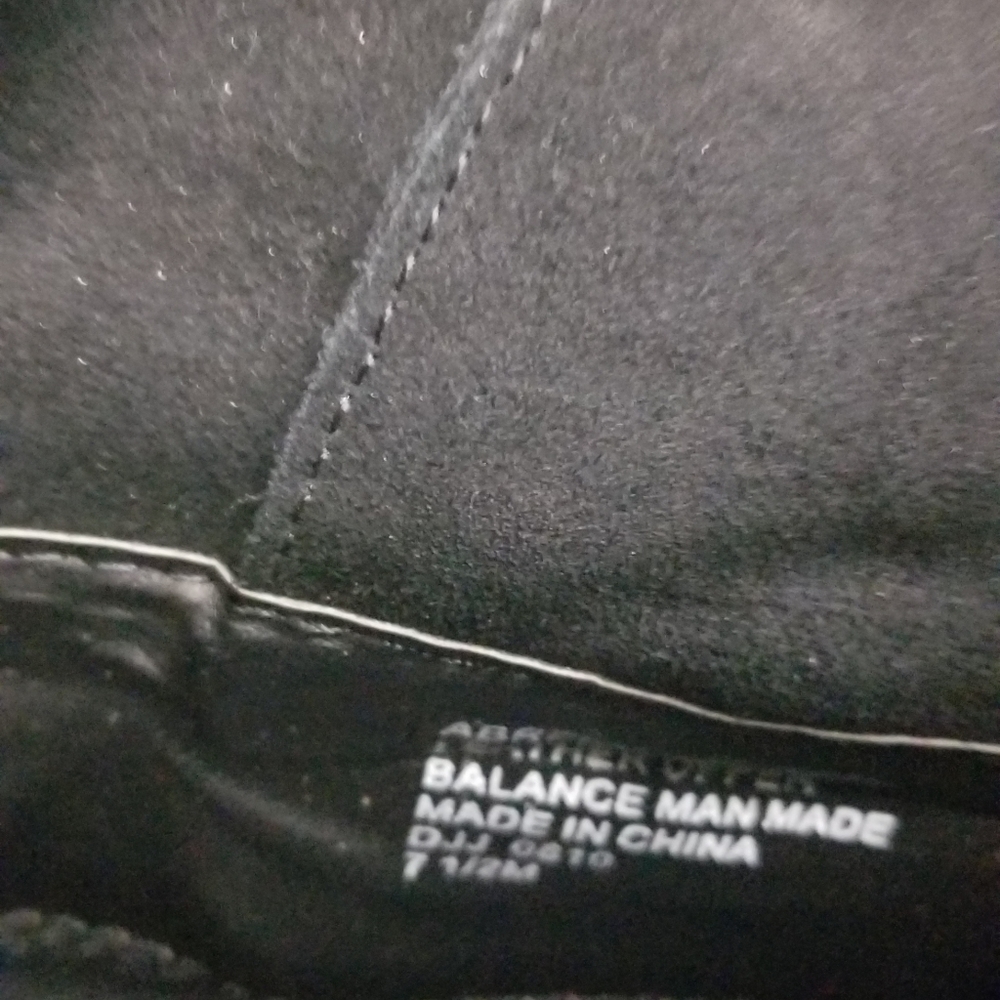 Boots - Picture 2 of 5
